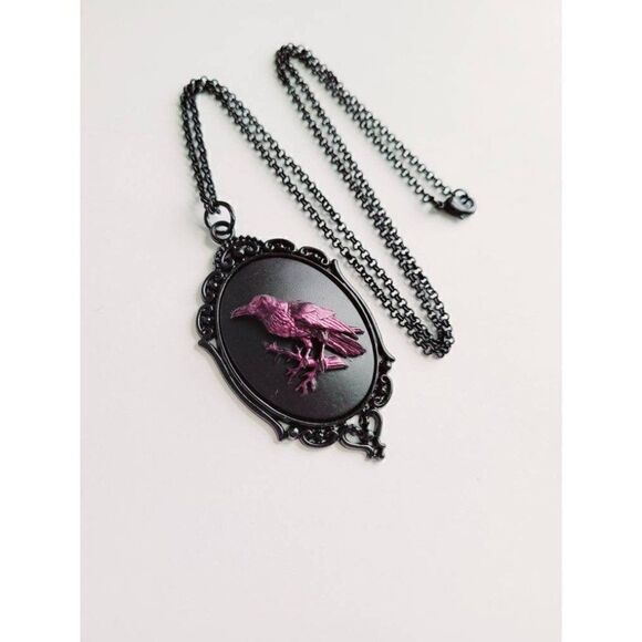 Purple Iridescent Raven Crow Gothic Rockabilly Cameo Black Necklace steampunk - Picture 4 of 6